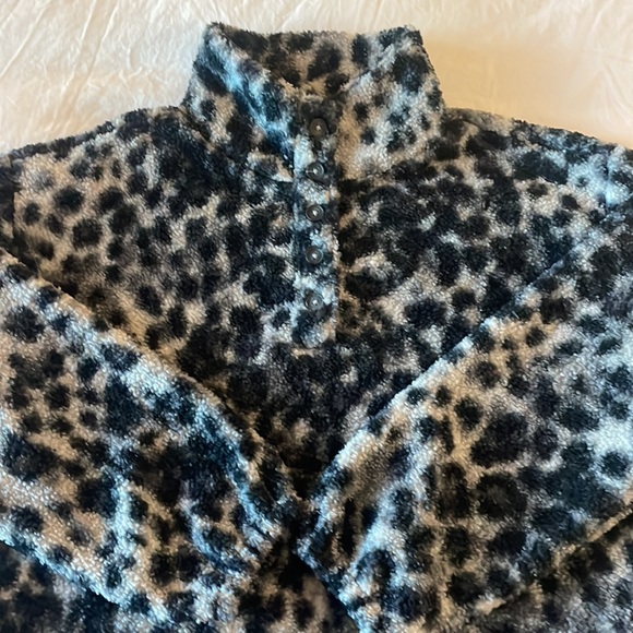 Loft Leopard Print Sherpa Pullover Sweater size small - Picture 6 of 7